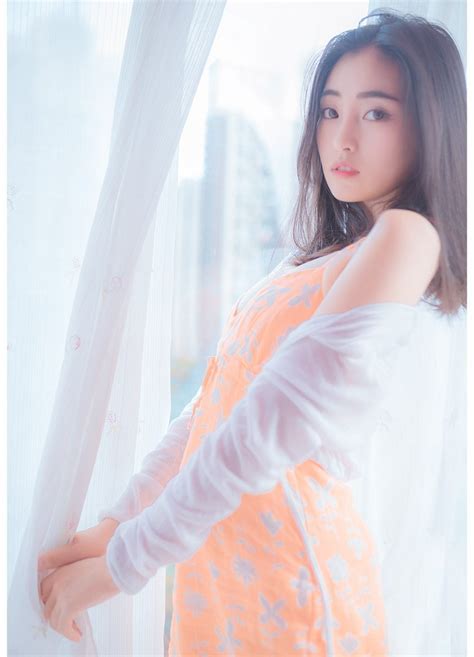 场均22+2断1.3帽创纪录：阿夫迪亚被球迷围堵拓媒：跻身联盟前25